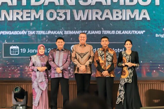 
 Wabup Muzamil Hadiri Pisah Sambut Danrem 031/Wira Bima