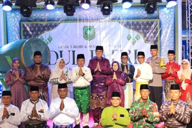 
 DPRD Turut Hadir dalam Pelepasan Pawai Takbir, Bupati Asmar Gaungkan Syiar dan Kebersamaan