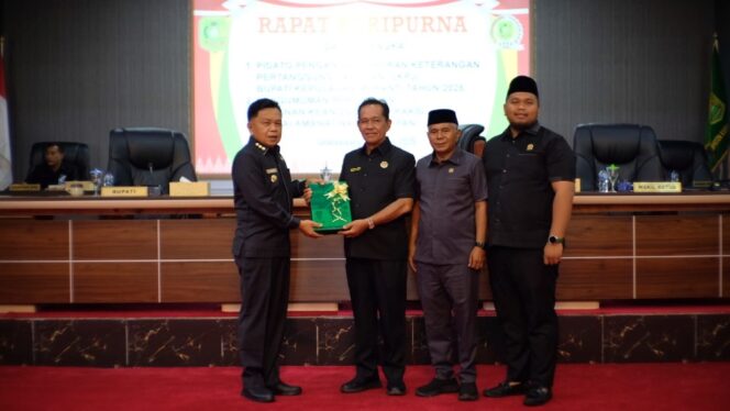 
 Bupati Asmar Sampaikan LKPJ 2025 di Paripurna DPRD, Soroti Kemajuan Ekonomi Meranti