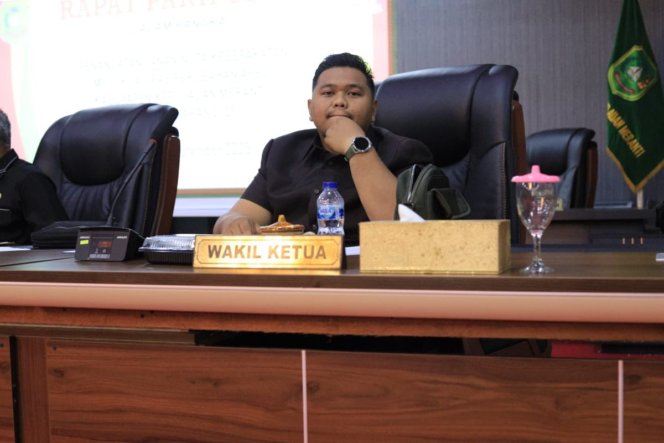 
 Kenaikan Tarif Feri Picu Polemik, DPRD Meranti Desak Evaluasi Menyeluruh