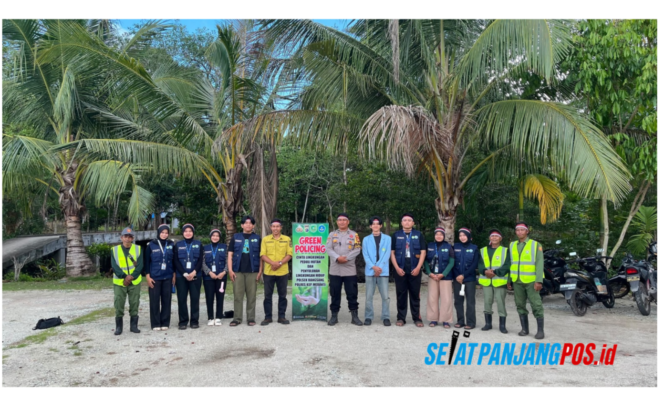 
 Cegah Abrasi Pulau Terluar, Polisi dan Mahasiswa Tanam Mangrove di Rangsang Pesisir