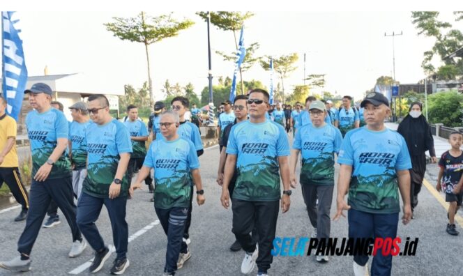 
 BRI BO Selatpanjang Hadiri Jalan Santai Semarak Hari Bhayangkara ke-80