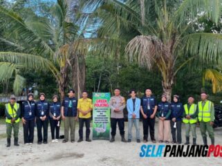 Cegah Abrasi Pulau Terluar, Polisi dan Mahasiswa Tanam Mangrove di Rangsang Pesisir