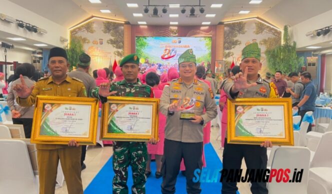 
 Polres Kepulauan Meranti Raih Dua Penghargaan pada Syukuran Hari Bhayangkara ke-80 Polda Riau