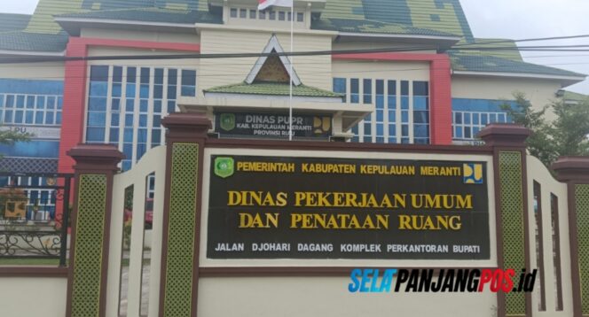
 Media Datangi Kantor PUPR Meranti, Seluruh Pejabat Tidak Berada di Tempat