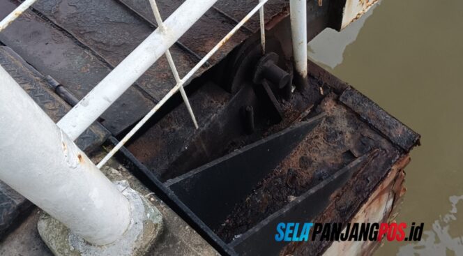
 Besi Berkarat dan Lantai Berlubang, Jembatan Pelabuhan Tanjung Harapan Butuh Perbaikan