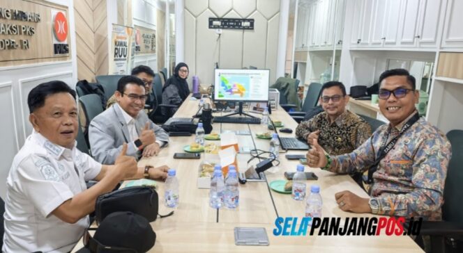 
 Bupati Minta RUU Daerah Kepulauan Meranti Beri Afirmasi Bagi Meranti