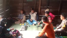 Petugas TIM SAR Meranti di kediaman rumah Selamat desa Maini (13/08/2026)