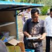 Tim Juri Kompolnas Awards 2026 saat meninjau langsung Program Perpustakaan Keliling yang diinisiasi Bhabinkamtibmas Desa Sendaur, Bripka Khairi, di MDA Darul Muttahidah, Desa Sendaur, Kecamatan Rangsang Pesisir, Selasa (18/8/2026).