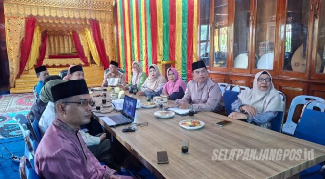 
 Pengurus LAMR Meranti Ikuti Seminar Internasional Budaya Melayu Pesisir Selat Melaka
