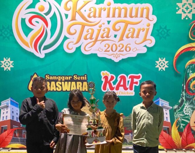 
 Empat peserta penari SDN 2 Selatpanjang yang dibina Sanggar Bestari Meranti saat mengikuti Lomba Tari Taja Karimun 2026. Keempatnya berhasil meraih Juara Terbaik III.