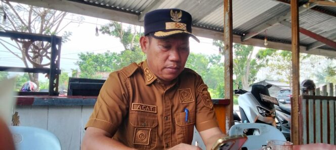 
 Kepala Desa Kepau Baru Acat menyampaikan harapan agar PLN ULP Selatpanjang segera menambah kapasitas mesin untuk memenuhi kebutuhan listrik masyarakat.