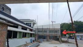 Bangunan di area Kantor Imigrasi Kelas II TPI Selatpanjang, Kabupaten Kepulauan Meranti, yang berdiri di dekat bahu jalan saat masa renovasi kantor. Status PBG bangunan ini belum terkonfirmasi (13/10/2026) 